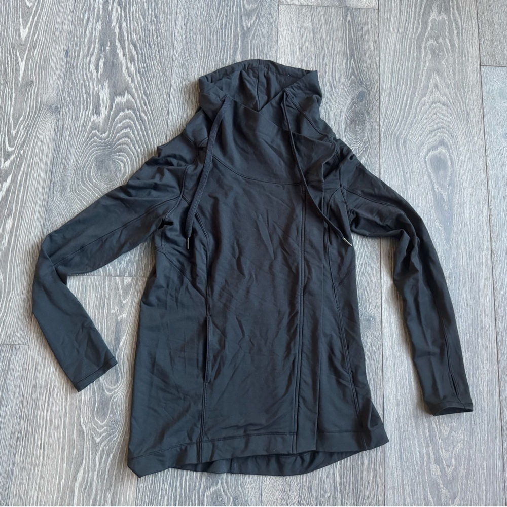 Lululemon Coast Easy Wrap in Black Size 2